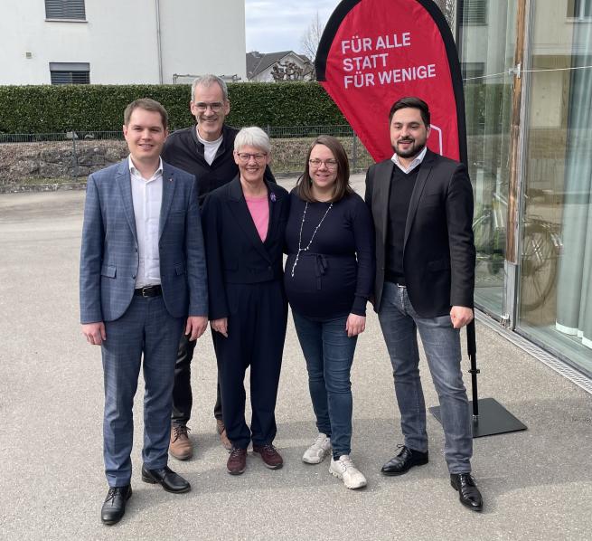 Jonathan Prelicz, Antoine Chaix, Elsbeth Anderegg Marty und Carmen Muffler mit Cédric Wermuth